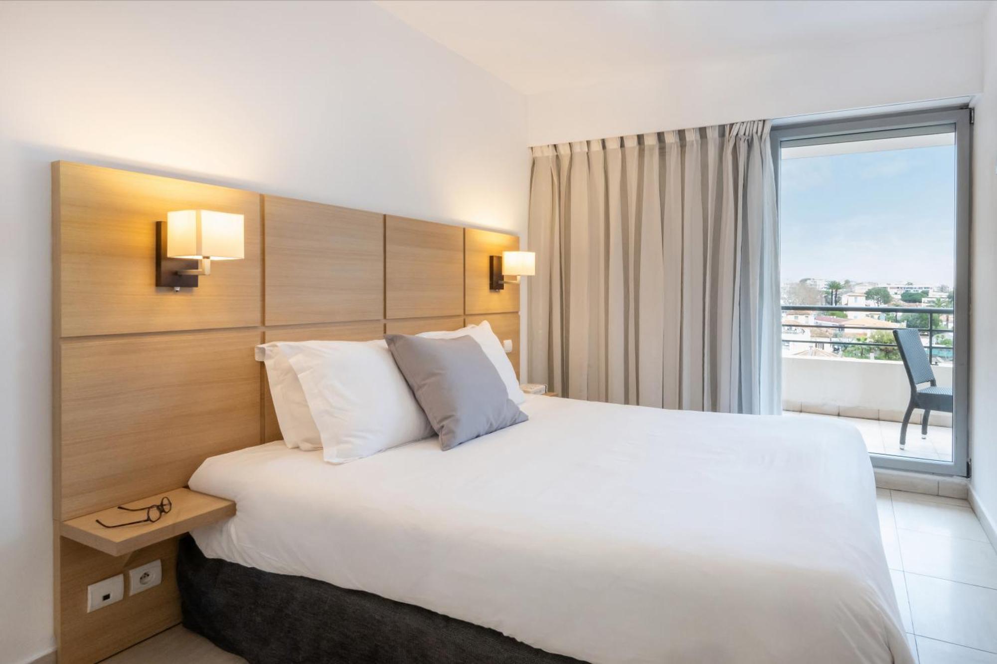 Nemea Appart Hotel Le Lido Cagnes Sur Mer Exterior photo