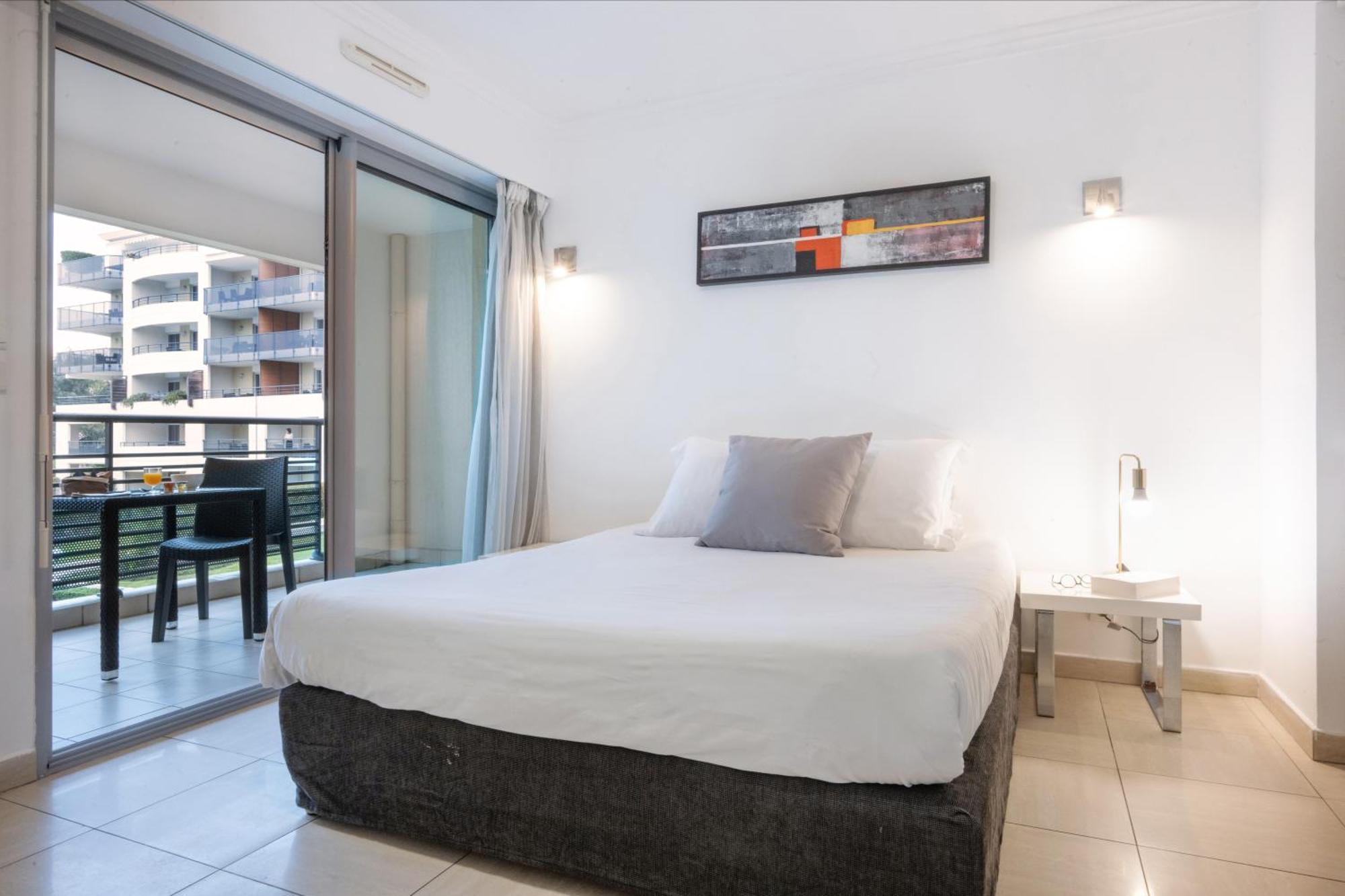 Nemea Appart Hotel Le Lido Cagnes Sur Mer Exterior photo