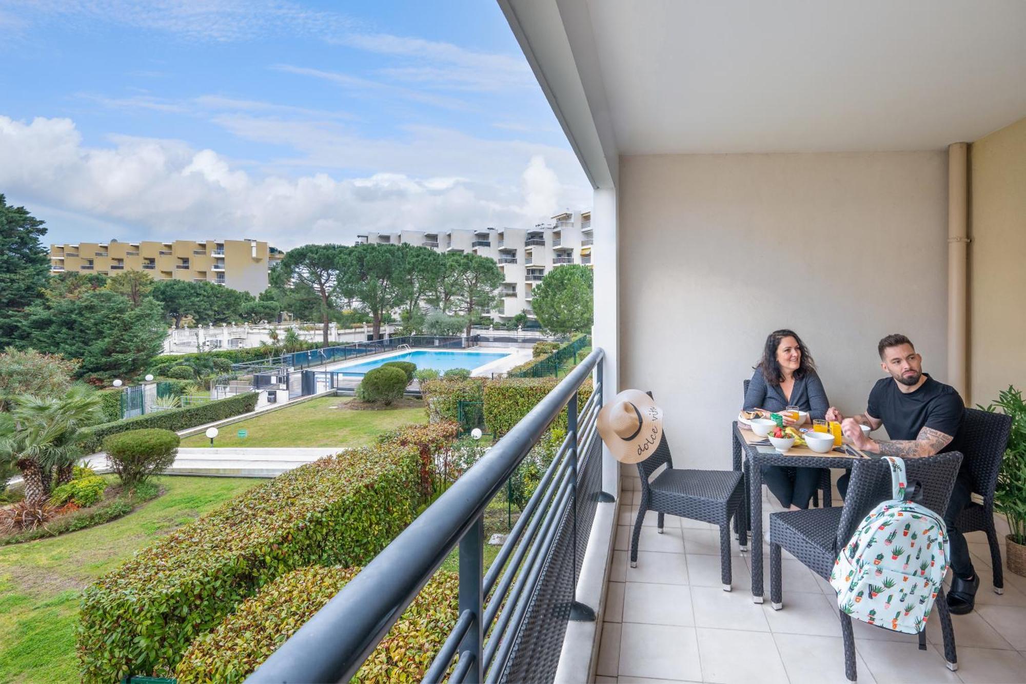 Nemea Appart Hotel Le Lido Cagnes Sur Mer Exterior photo