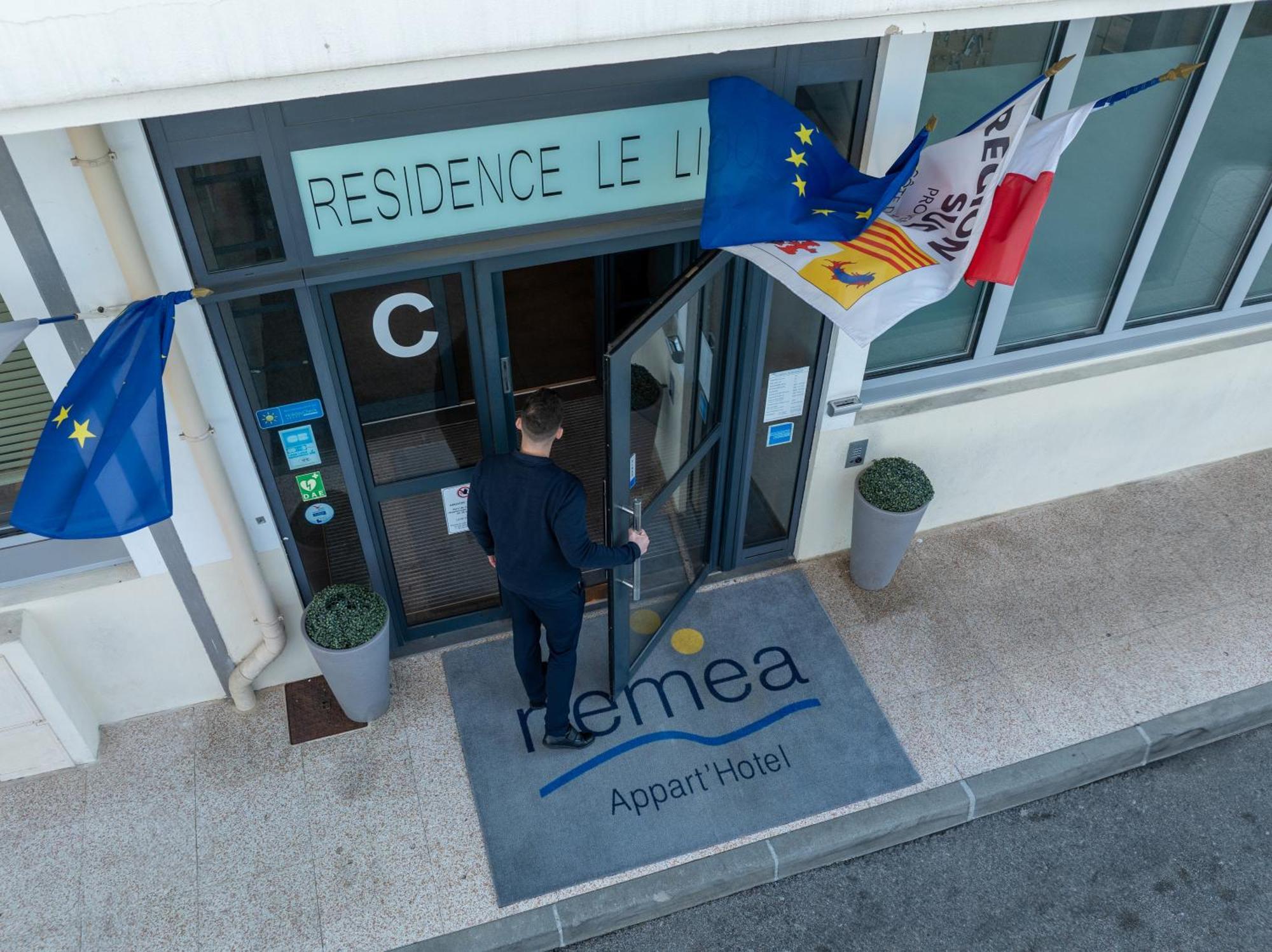 Nemea Appart Hotel Le Lido Cagnes Sur Mer Exterior photo
