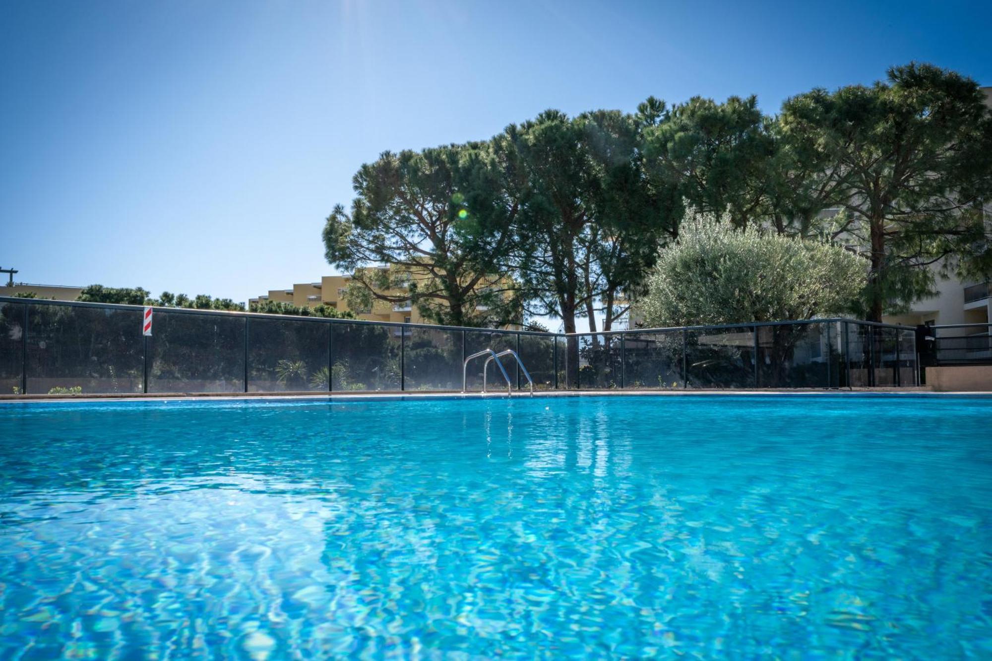 Nemea Appart Hotel Le Lido Cagnes Sur Mer Exterior photo