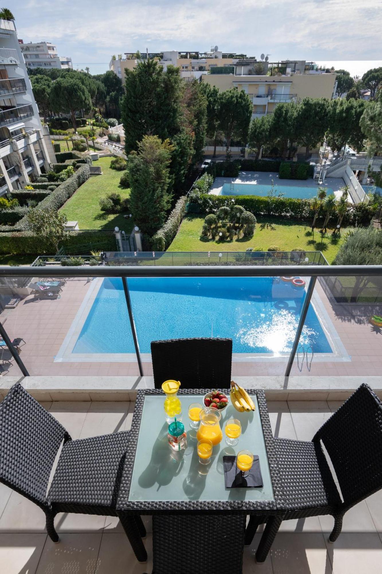 Nemea Appart Hotel Le Lido Cagnes Sur Mer Exterior photo